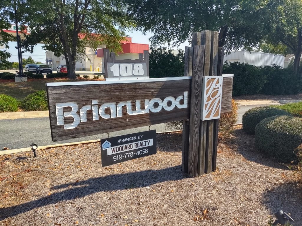 Briarwood Sign